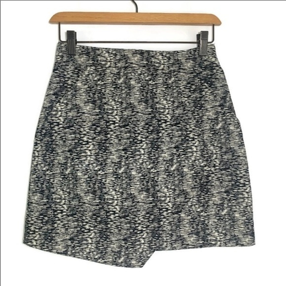 Kookai mini skirt size 2 FINAL CLEARANCE $10 - Picture 1 of 7